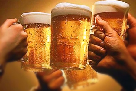 Исследование: полтора литра пива в неделю разрушают мозг