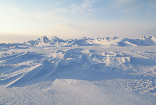 Почему Южный полюс холоднее Северного полюса?